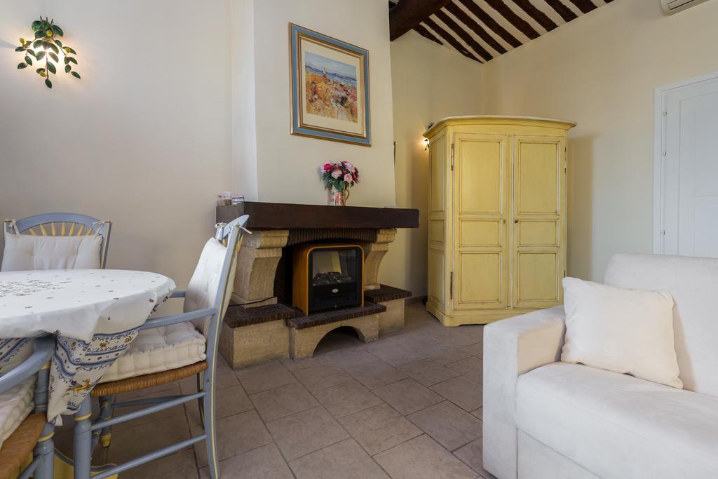 Very Charming Studio Apartment On Port In Cannes A Short Walk To Palais With Aircon And Internet 411 Extérieur photo