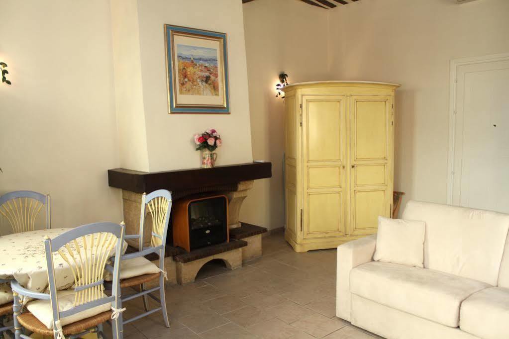 Very Charming Studio Apartment On Port In Cannes A Short Walk To Palais With Aircon And Internet 411 Extérieur photo