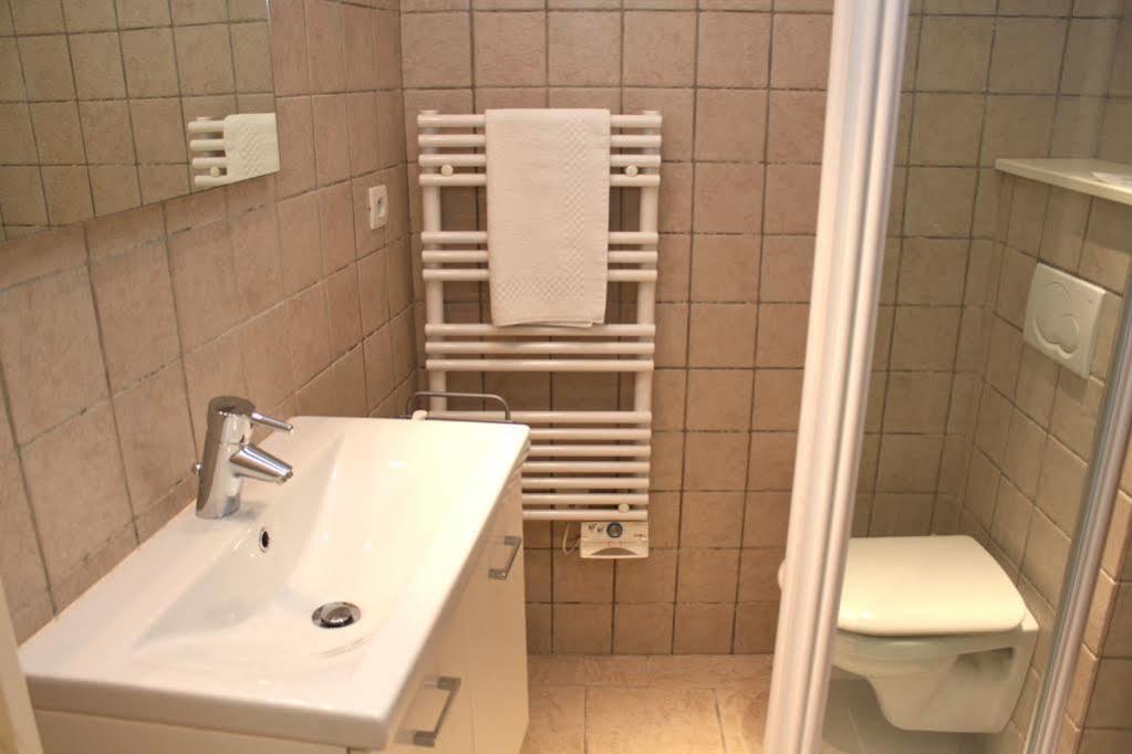 Very Charming Studio Apartment On Port In Cannes A Short Walk To Palais With Aircon And Internet 411 Extérieur photo
