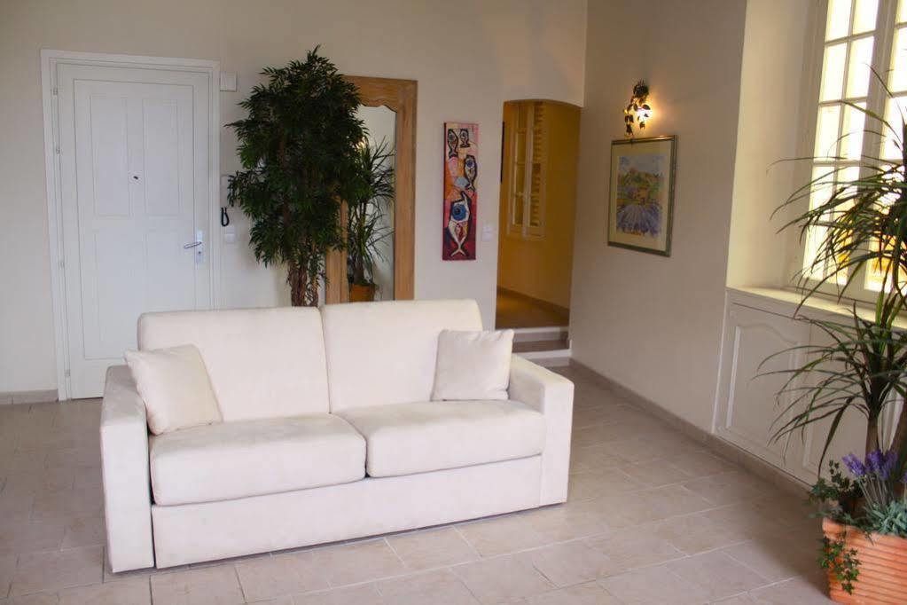 Very Charming Studio Apartment On Port In Cannes A Short Walk To Palais With Aircon And Internet 411 Extérieur photo